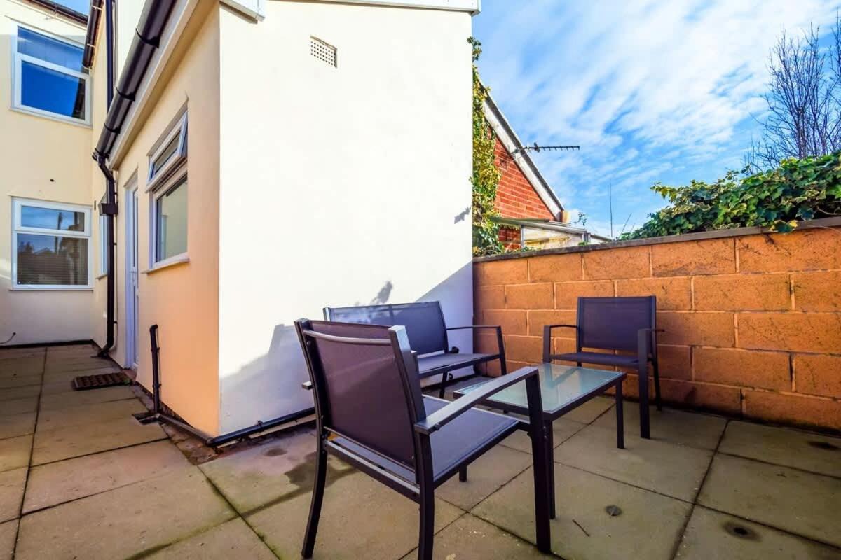 Penkhull House By Truestays - 4 Bedroom House In Stoke-On-Trent المظهر الخارجي الصورة