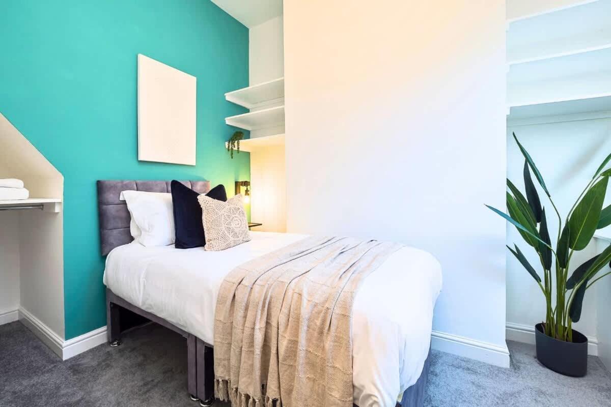 Penkhull House By Truestays - 4 Bedroom House In Stoke-On-Trent المظهر الخارجي الصورة