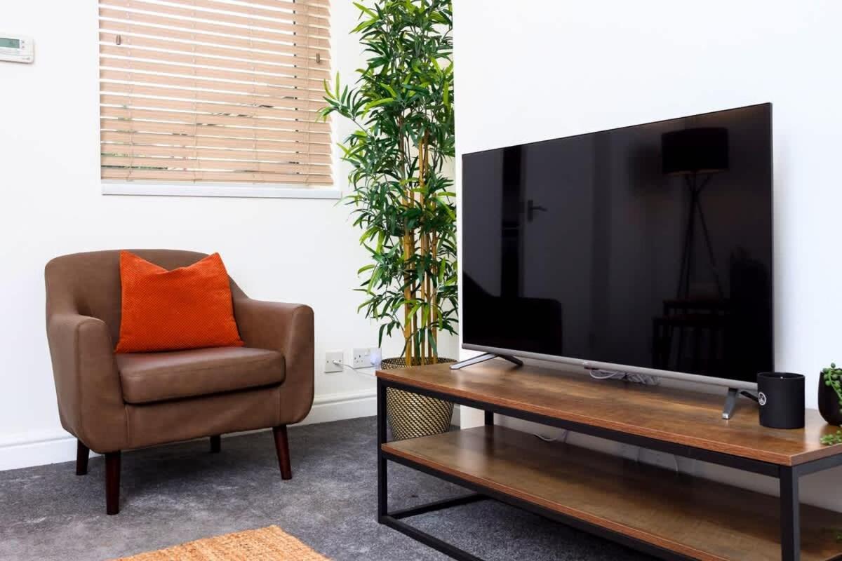 Penkhull House By Truestays - 4 Bedroom House In Stoke-On-Trent المظهر الخارجي الصورة