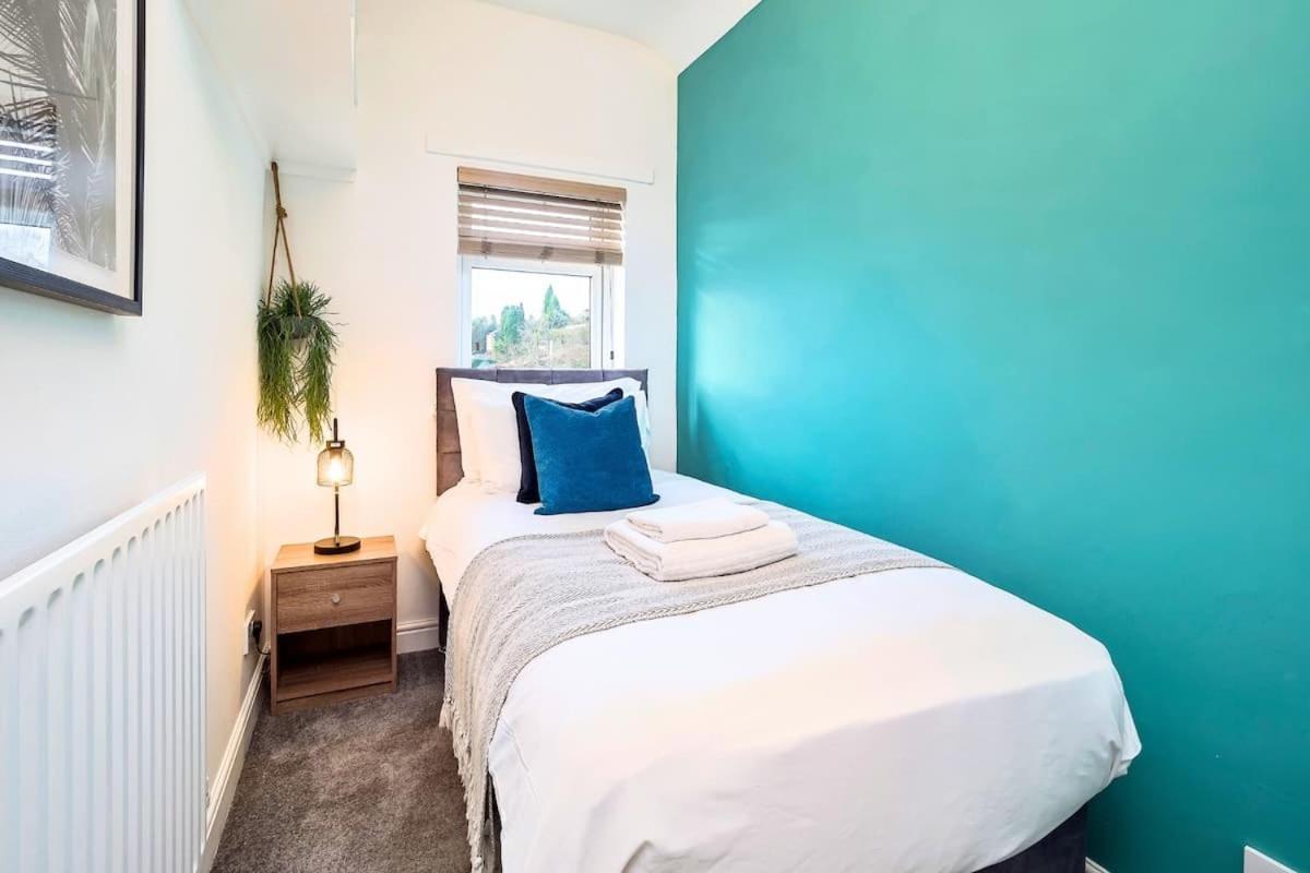 Penkhull House By Truestays - 4 Bedroom House In Stoke-On-Trent المظهر الخارجي الصورة